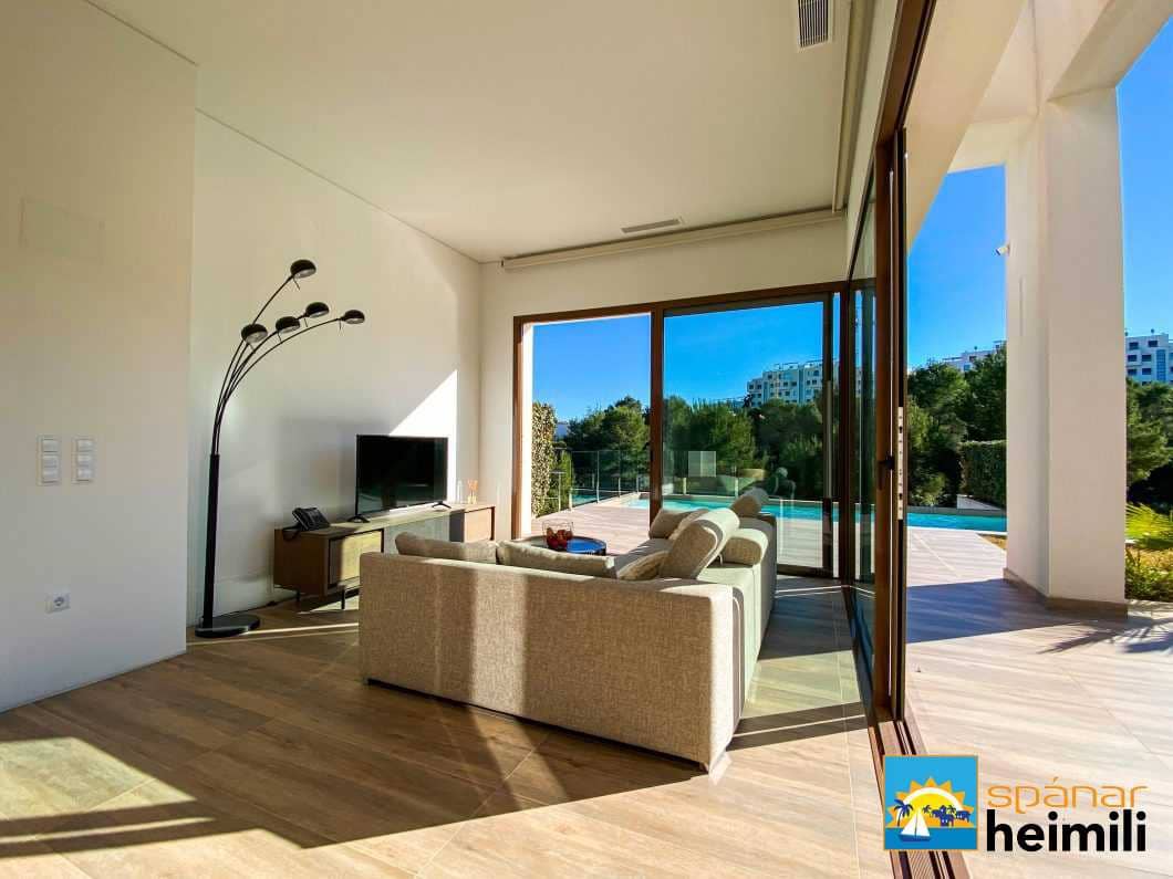 3 bedroom Villa for sale in Las Colinas Golf with pool - € 649,000 (Ref: 9404223)