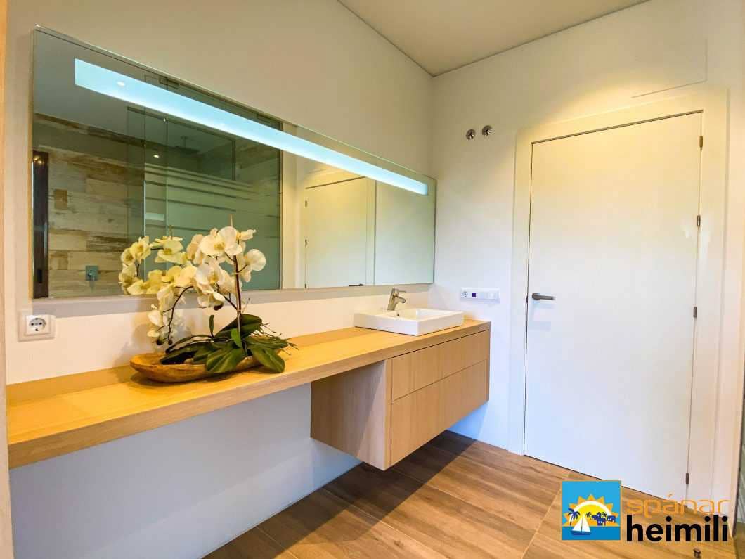 3 bedroom Villa for sale in Las Colinas Golf with pool - € 649,000 (Ref: 9404223)