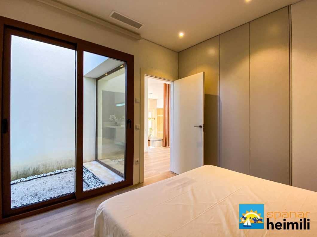 3 bedroom Villa for sale in Las Colinas Golf with pool - € 649,000 (Ref: 9404223)