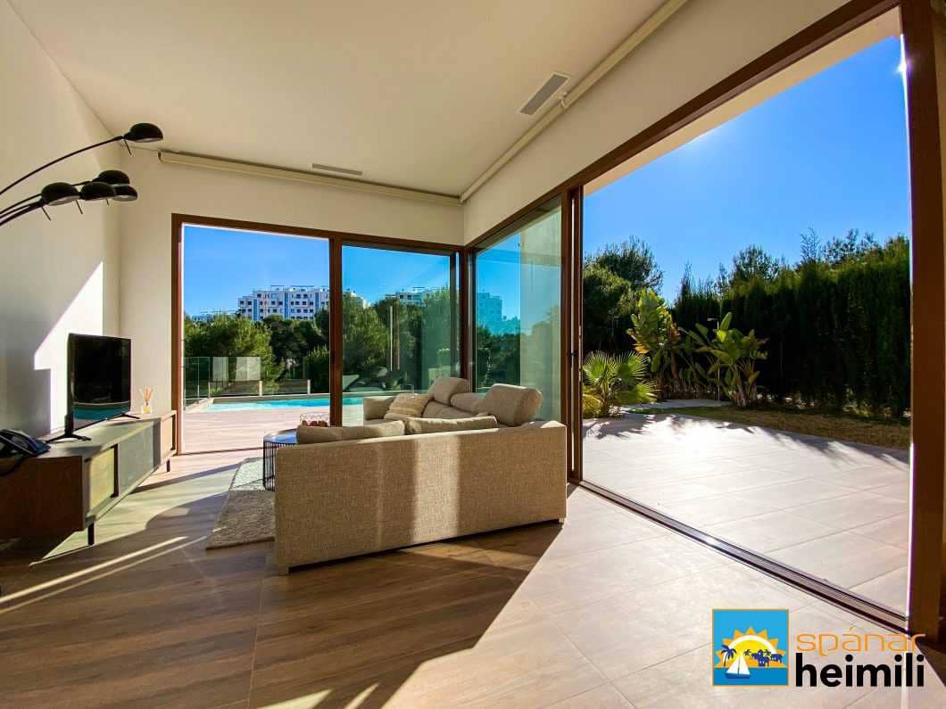 3 bedroom Villa for sale in Las Colinas Golf with pool - € 649,000 (Ref: 9404223)