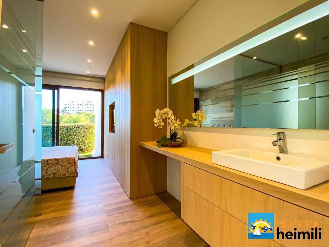 3 bedroom Villa for sale in Las Colinas Golf with pool - € 649,000 (Ref: 9404223)