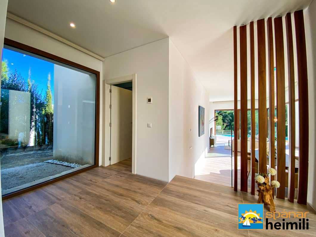 3 bedroom Villa for sale in Las Colinas Golf with pool - € 649,000 (Ref: 9404223)