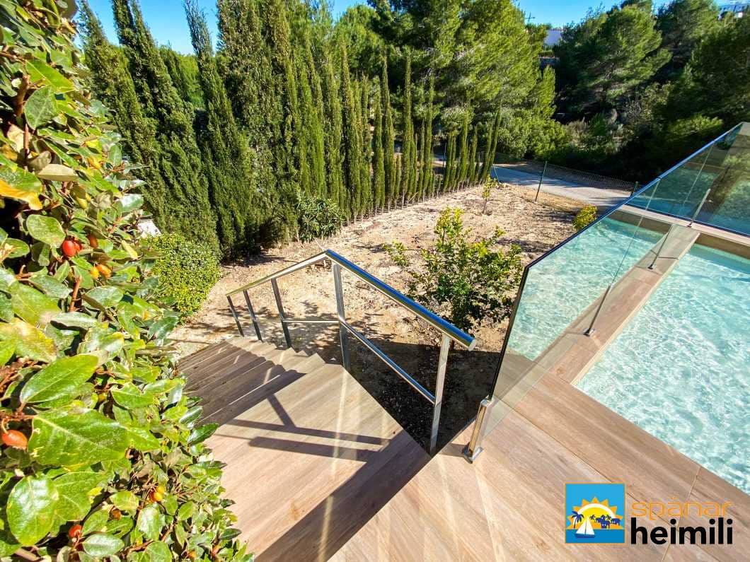 3 bedroom Villa for sale in Las Colinas Golf with pool - € 649,000 (Ref: 9404223)