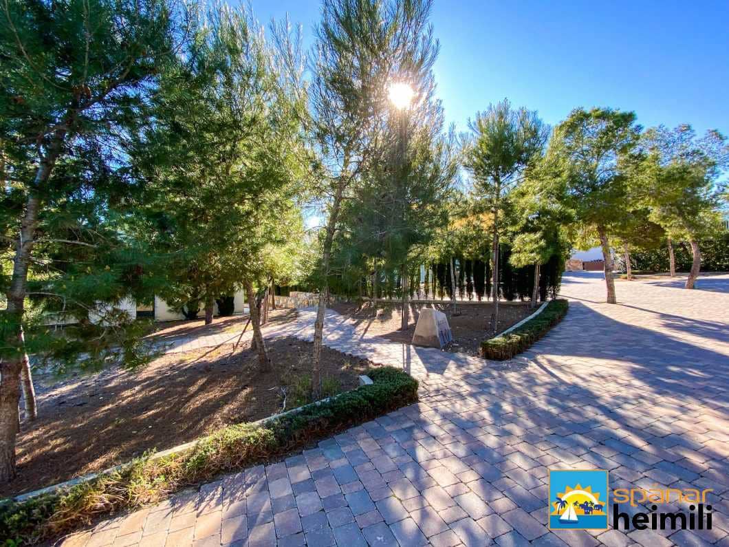 3 bedroom Villa for sale in Las Colinas Golf with pool - € 649,000 (Ref: 9404223)