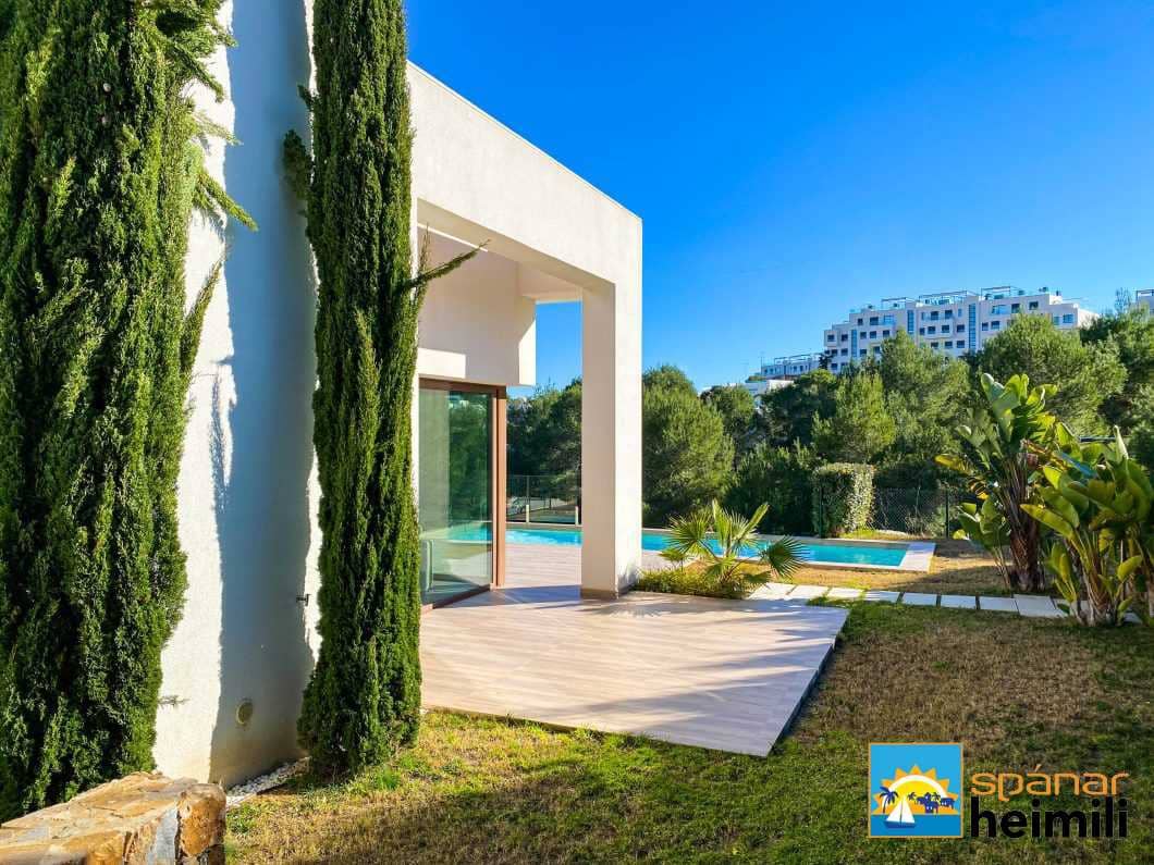 3 bedroom Villa for sale in Las Colinas Golf with pool - € 649,000 (Ref: 9404223)