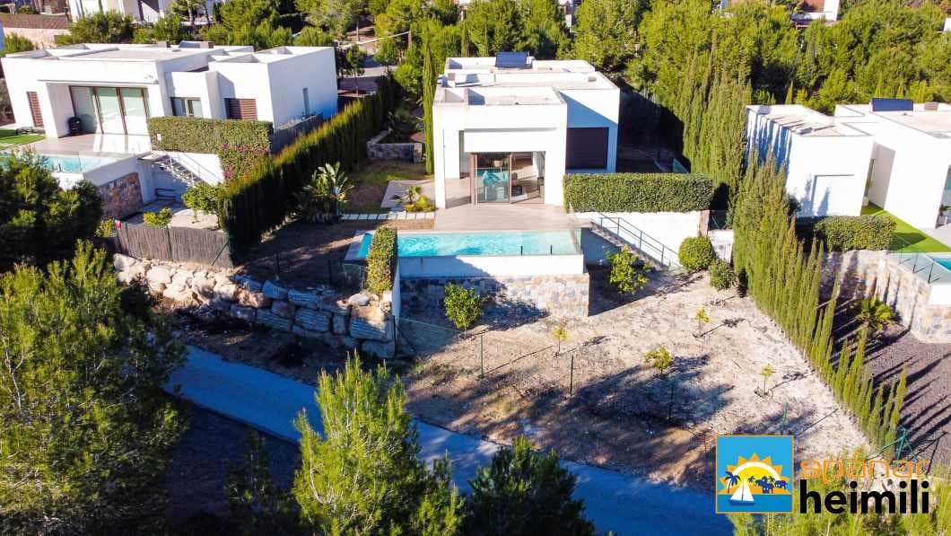 3 bedroom Villa for sale in Las Colinas Golf with pool - € 649,000 (Ref: 9404223)