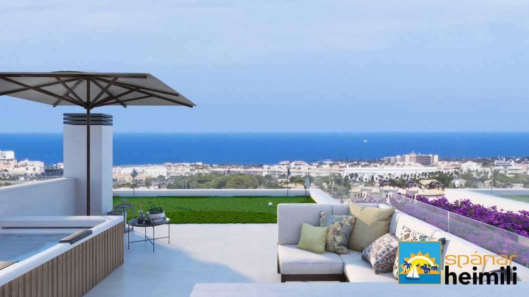 3 bedroom Villa for sale in Cabo Roig with pool - € 695,000 (Ref: 9404228)