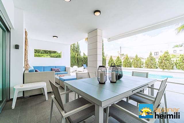 5 bedroom Villa for sale in Cabo Roig, Orihuela with pool - € 1,180,000 (Ref: 9404241)