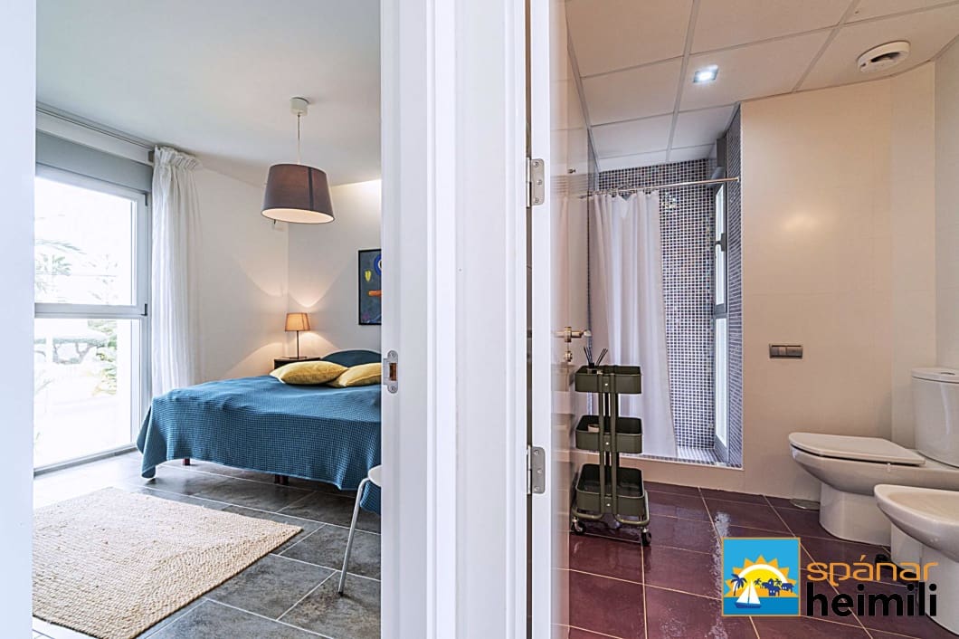 5 bedroom Villa for sale in Cabo Roig with pool - € 1,180,000 (Ref: 9404241)