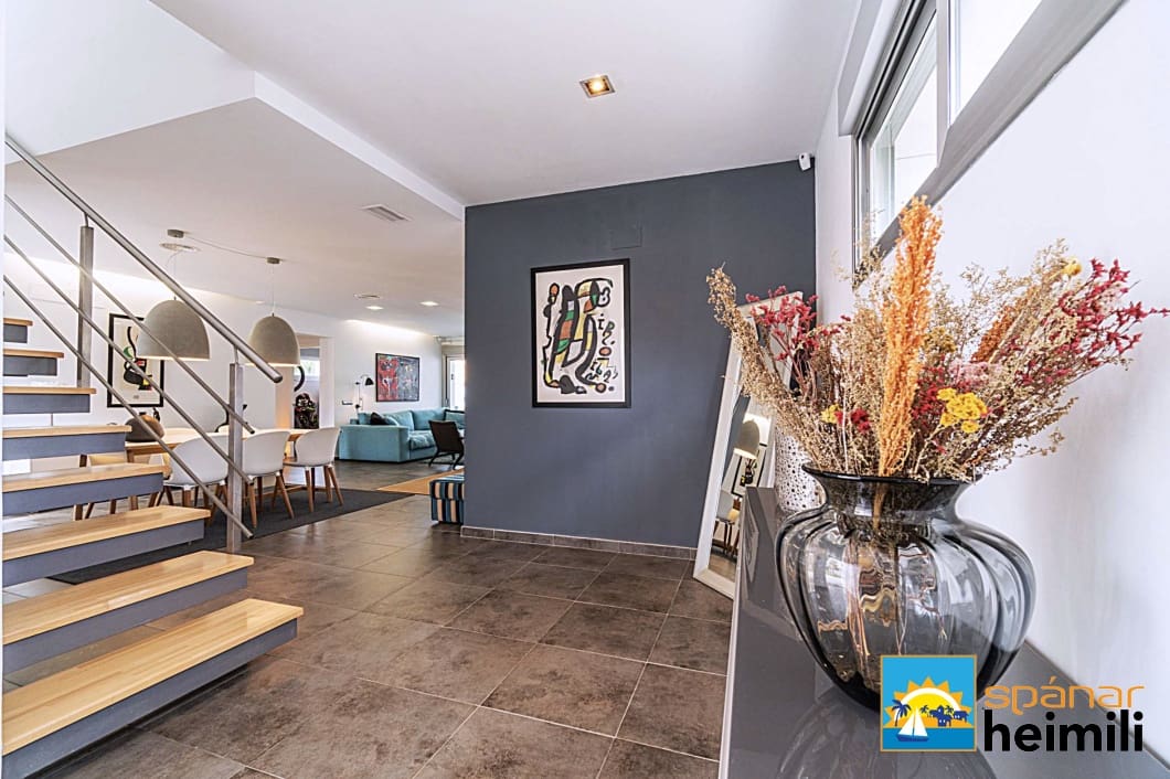 5 bedroom Villa for sale in Cabo Roig with pool - € 1,180,000 (Ref: 9404241)