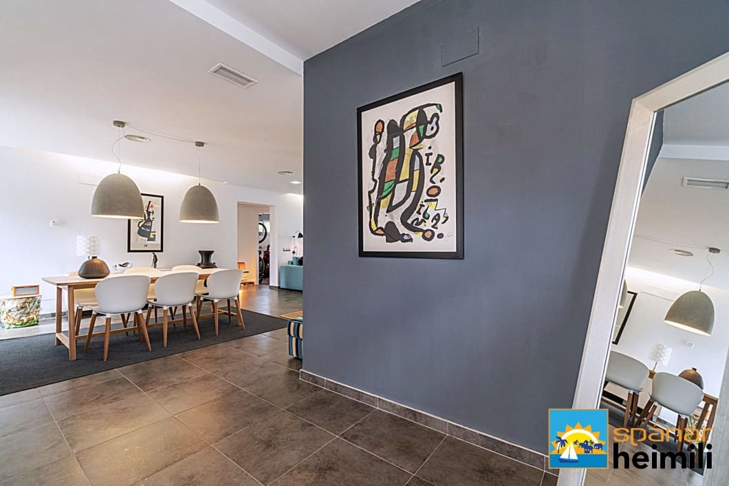 5 bedroom Villa for sale in Cabo Roig with pool - € 1,180,000 (Ref: 9404241)