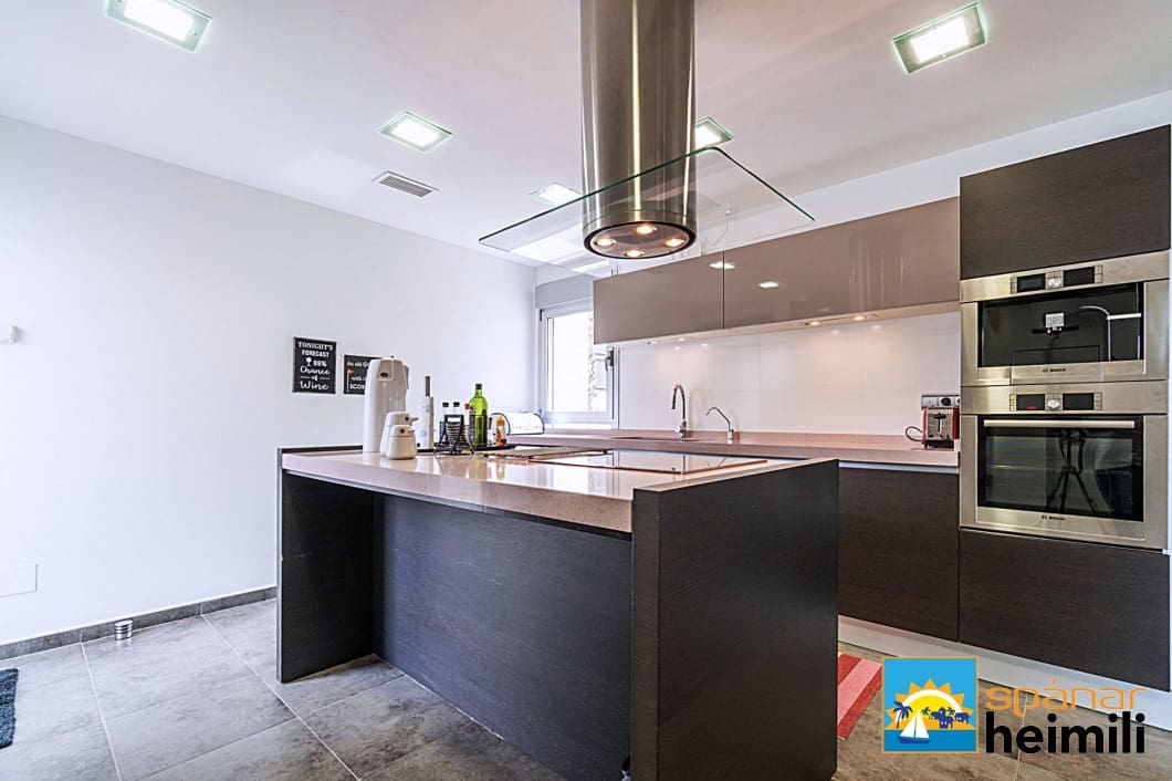 5 bedroom Villa for sale in Cabo Roig with pool - € 1,180,000 (Ref: 9404241)