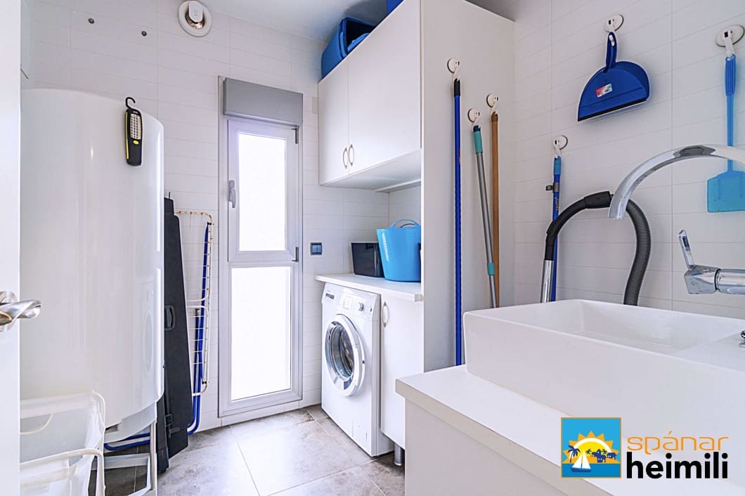 5 bedroom Villa for sale in Cabo Roig with pool - € 1,180,000 (Ref: 9404241)