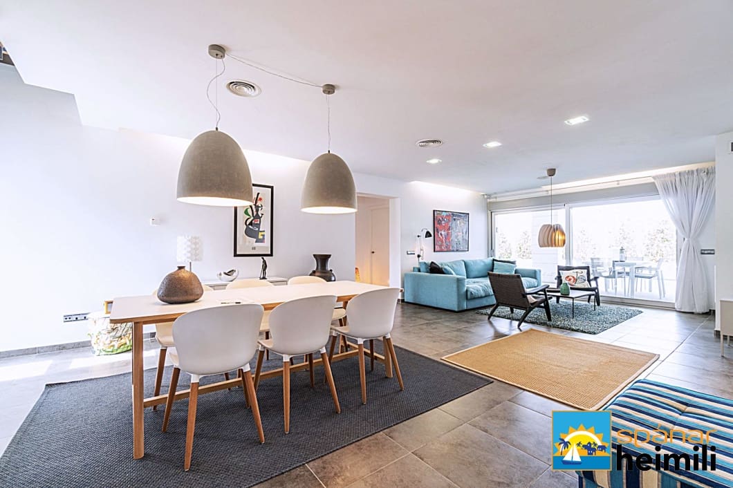 5 bedroom Villa for sale in Cabo Roig with pool - € 1,180,000 (Ref: 9404241)