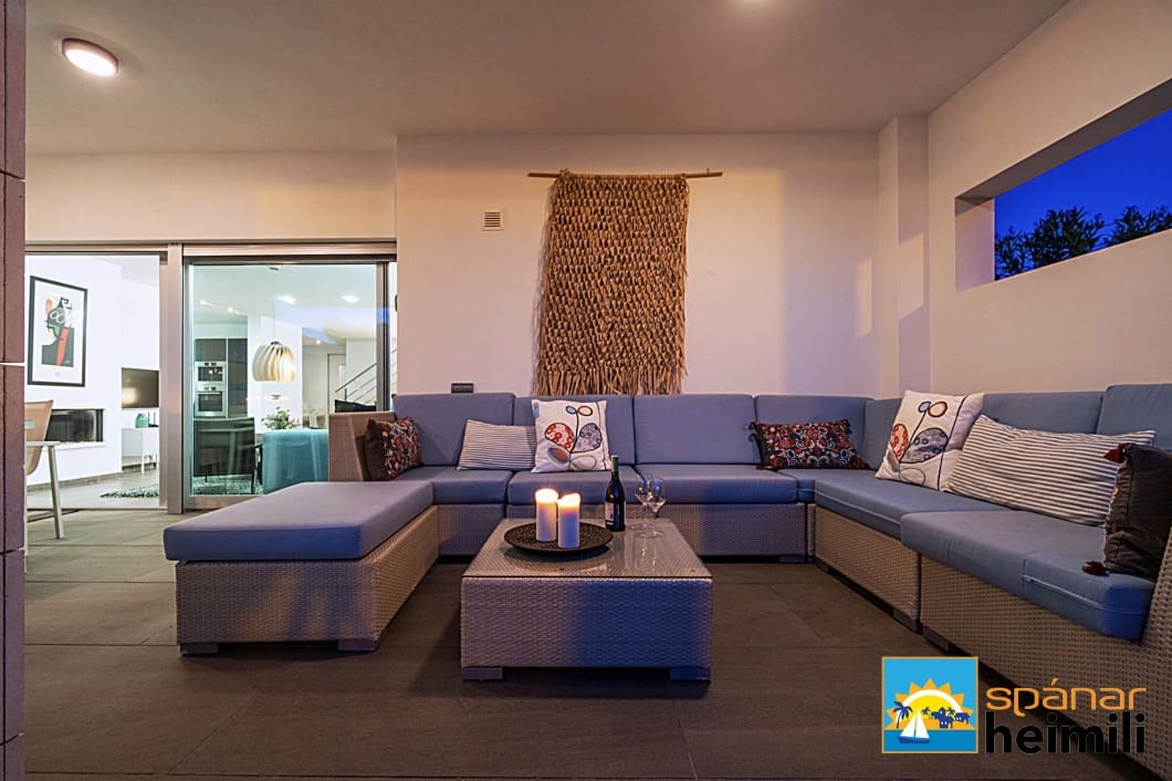 5 bedroom Villa for sale in Cabo Roig with pool - € 1,180,000 (Ref: 9404241)