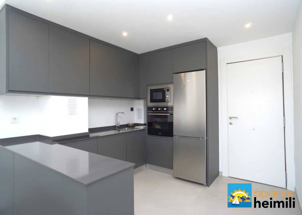 3 sypialnia Penthouse na sprzedaż w Torrevieja z basenem - 530 000 € (Ref: 9404245)