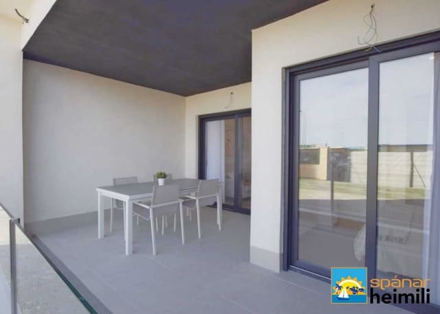 3 sypialnia Penthouse na sprzedaż w Torrevieja z basenem - 530 000 € (Ref: 9404245)