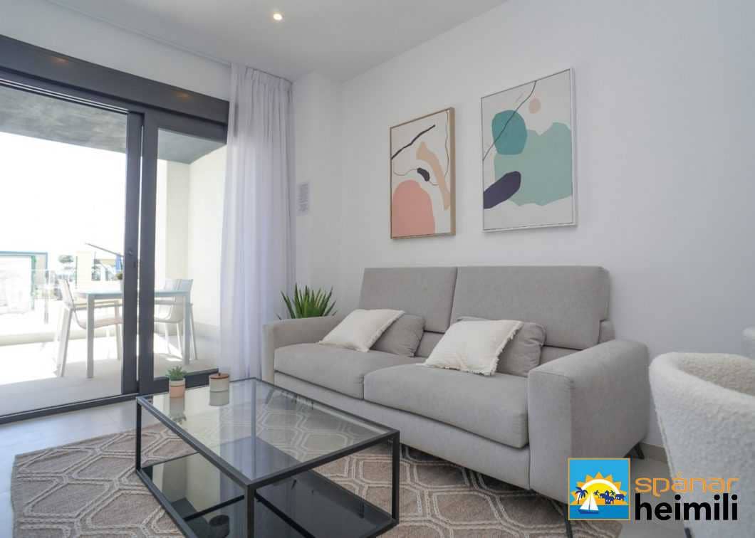 3 sypialnia Penthouse na sprzedaż w Torrevieja z basenem - 530 000 € (Ref: 9404245)