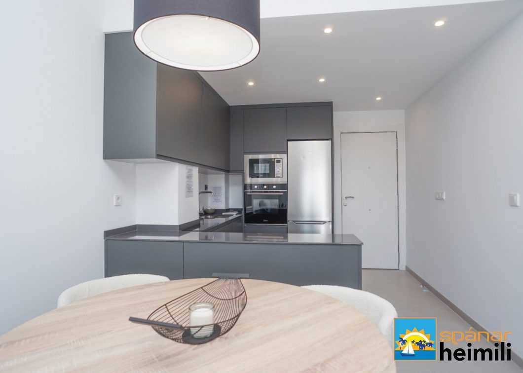 3 sypialnia Penthouse na sprzedaż w Torrevieja z basenem - 530 000 € (Ref: 9404245)