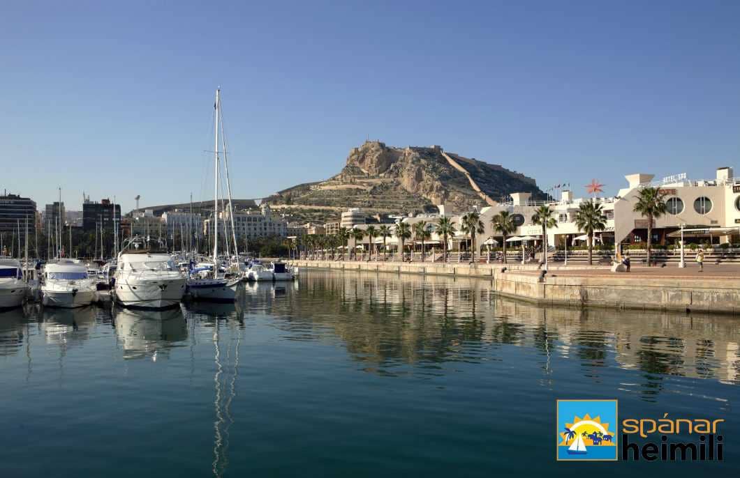 3 sypialnia Penthouse na sprzedaż w Torrevieja z basenem - 530 000 € (Ref: 9404245)