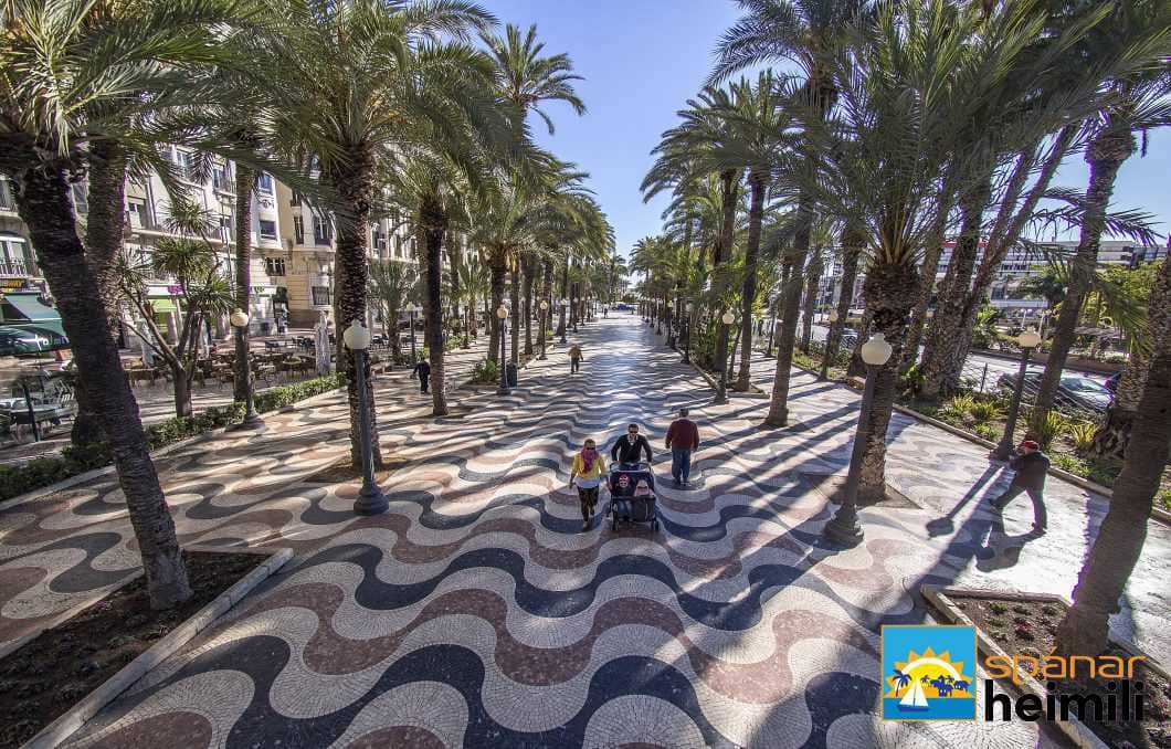 3 sypialnia Penthouse na sprzedaż w Torrevieja z basenem - 530 000 € (Ref: 9404245)