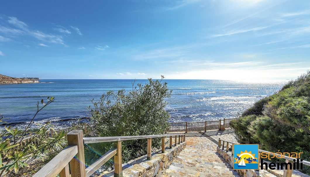 3 sypialnia Penthouse na sprzedaż w Torrevieja z basenem - 530 000 € (Ref: 9404245)