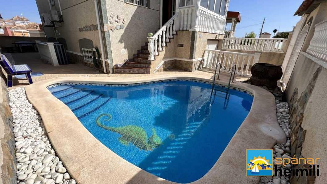 4 soverom Villa til salgs i San Miguel de Salinas med svømmebasseng - € 215 000 (Ref: 9404246)