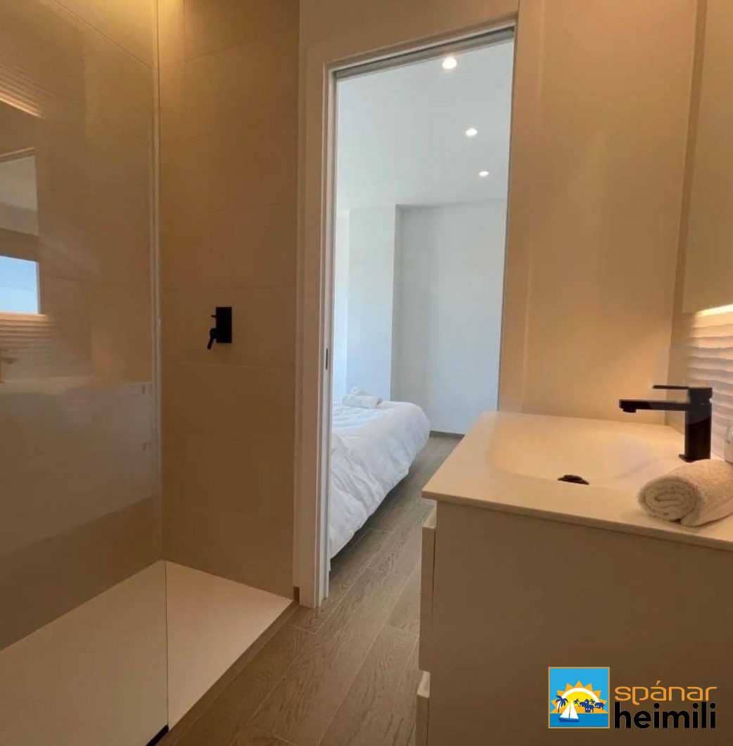 4 bedroom Apartment for sale in Las Colinas Golf with pool - € 490,000 (Ref: 9404251)