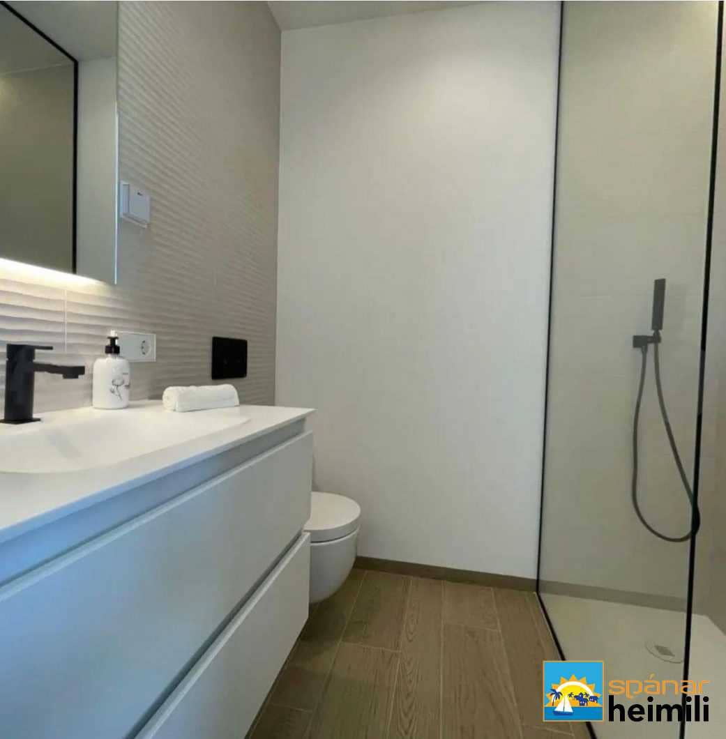 4 bedroom Apartment for sale in Las Colinas Golf with pool - € 490,000 (Ref: 9404251)