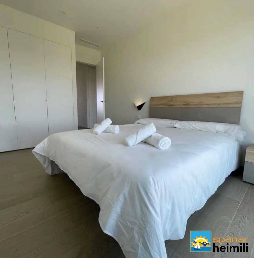 4 bedroom Apartment for sale in Las Colinas Golf with pool - € 490,000 (Ref: 9404251)