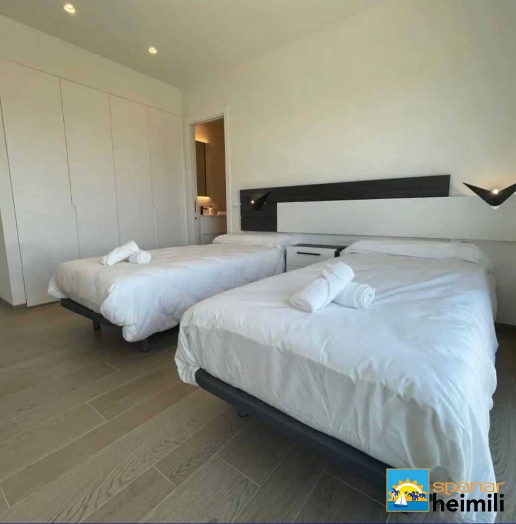 4 bedroom Apartment for sale in Las Colinas Golf with pool - € 490,000 (Ref: 9404251)