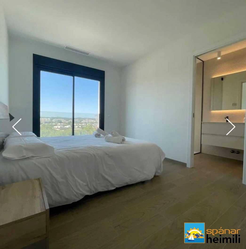 4 bedroom Apartment for sale in Las Colinas Golf with pool - € 490,000 (Ref: 9404251)