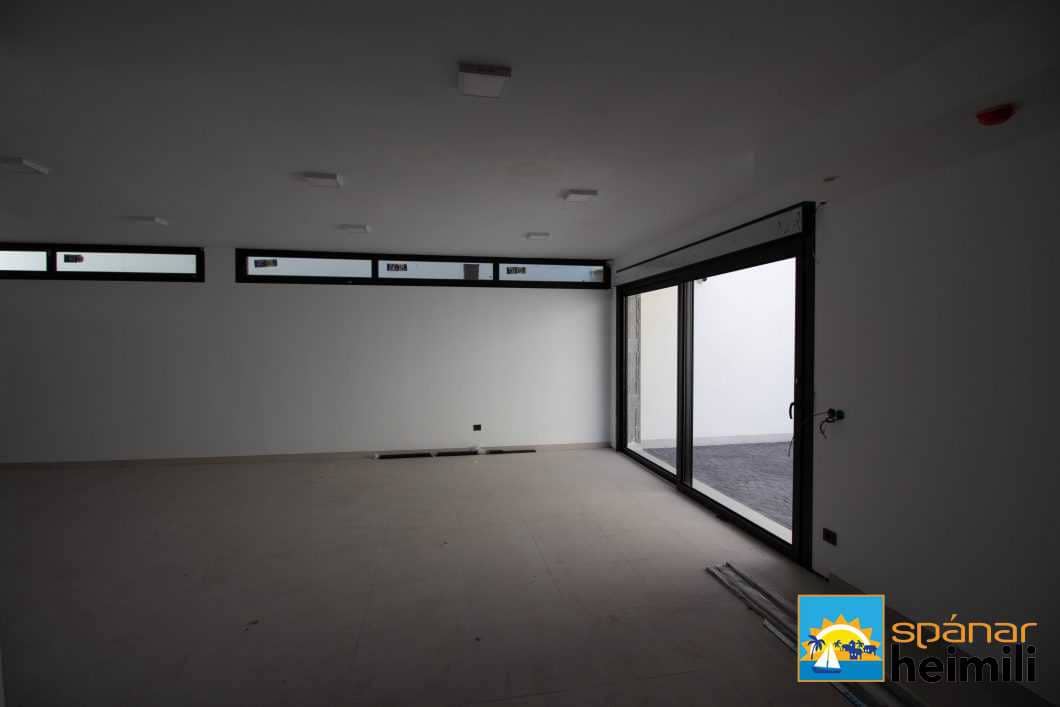 4 slaapkamer Villa te koop in Torrevieja met zwembad - € 1.750.000 (Ref: 9404256)