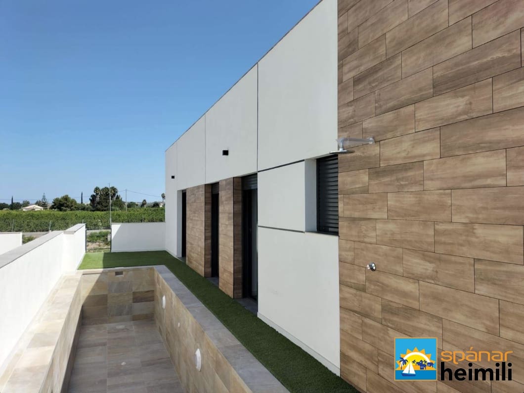 3 bedroom Villa for sale in Daya Nueva with pool - € 269,000 (Ref: 9404257)