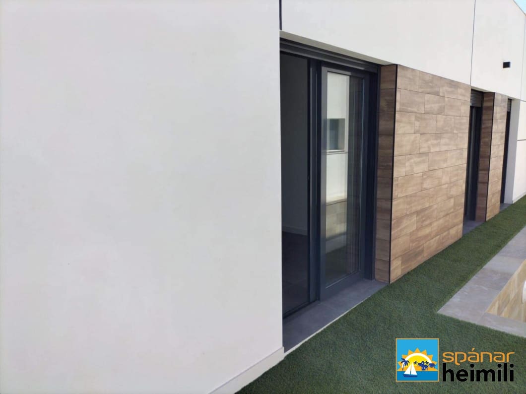 3 bedroom Villa for sale in Daya Nueva with pool - € 269,000 (Ref: 9404257)