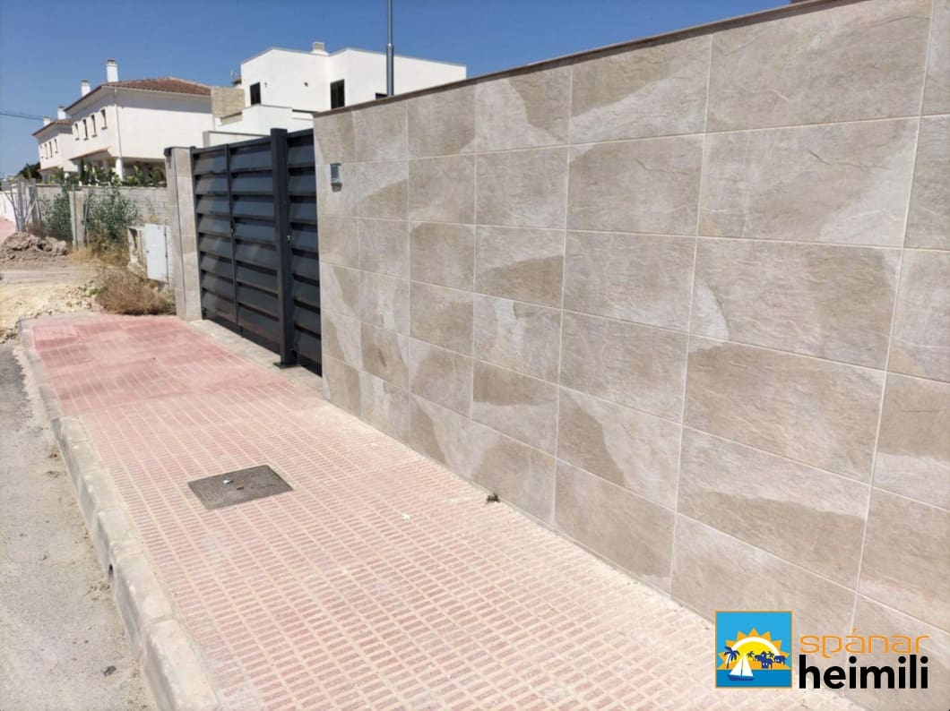 3 bedroom Villa for sale in Daya Nueva with pool - € 269,000 (Ref: 9404257)