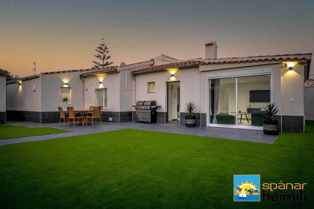 3 bedroom Villa for sale in Cabo Roig with pool - € 404,500 (Ref: 9404260)