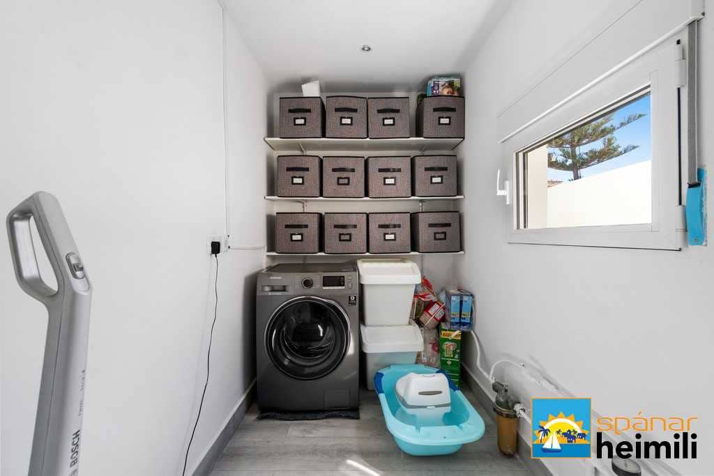 3 bedroom Villa for sale in Cabo Roig with pool - € 404,500 (Ref: 9404260)