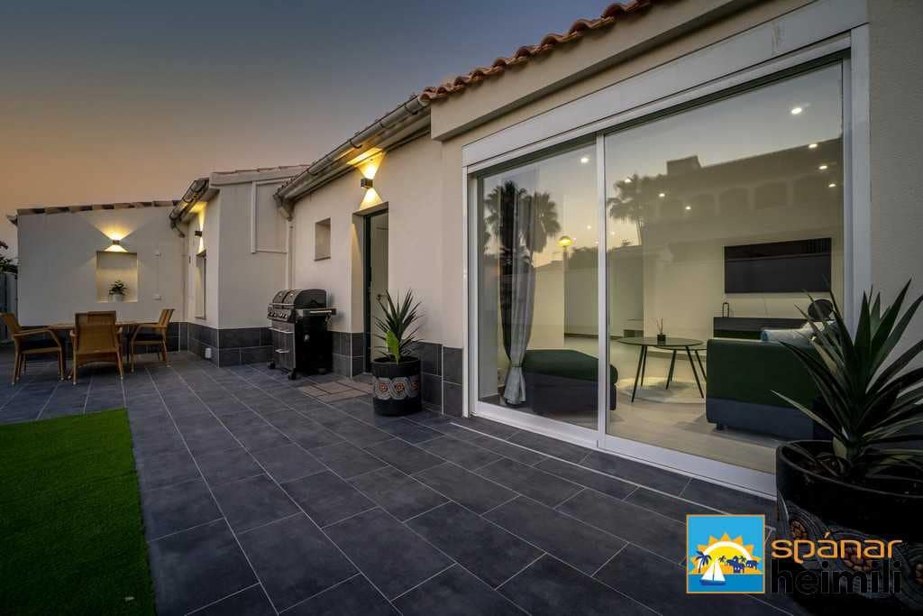 3 bedroom Villa for sale in Cabo Roig with pool - € 404,500 (Ref: 9404260)