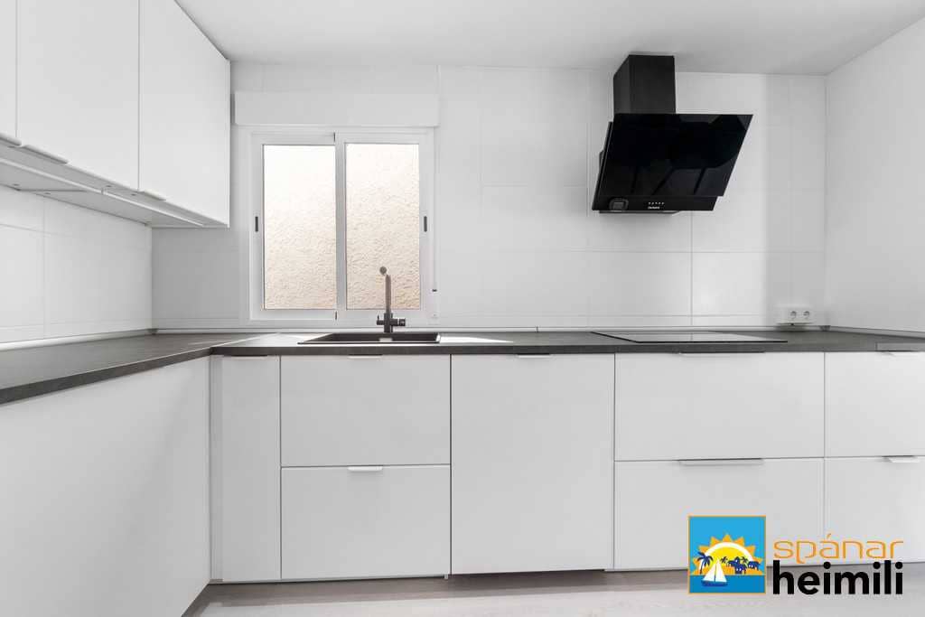 3 bedroom Villa for sale in Cabo Roig with pool - € 404,500 (Ref: 9404260)