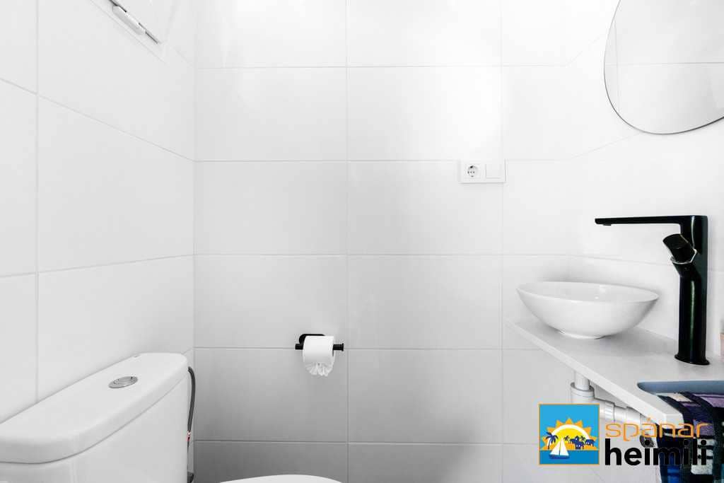 3 bedroom Villa for sale in Cabo Roig with pool - € 404,500 (Ref: 9404260)