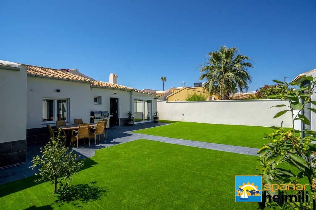 3 bedroom Villa for sale in Cabo Roig with pool - € 404,500 (Ref: 9404260)