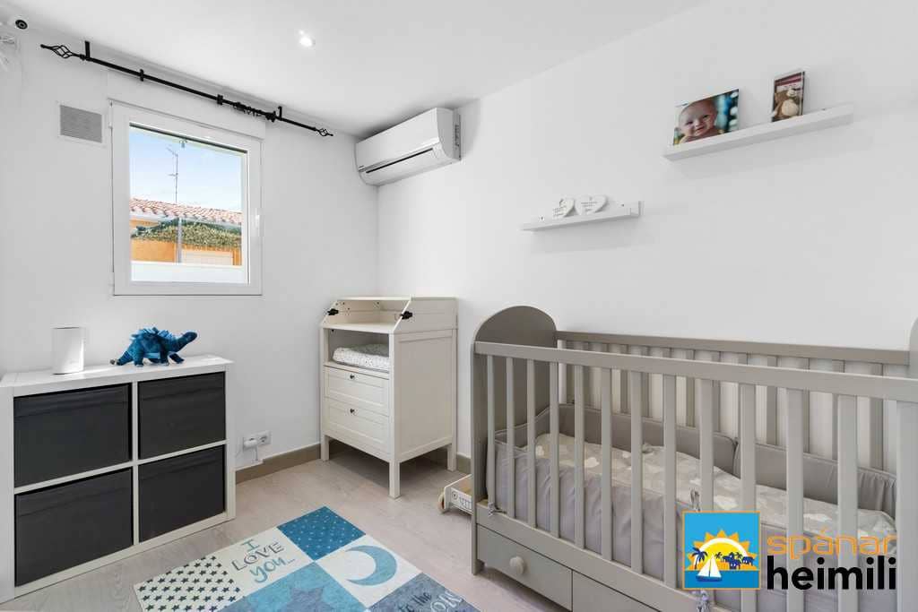 3 bedroom Villa for sale in Cabo Roig with pool - € 404,500 (Ref: 9404260)