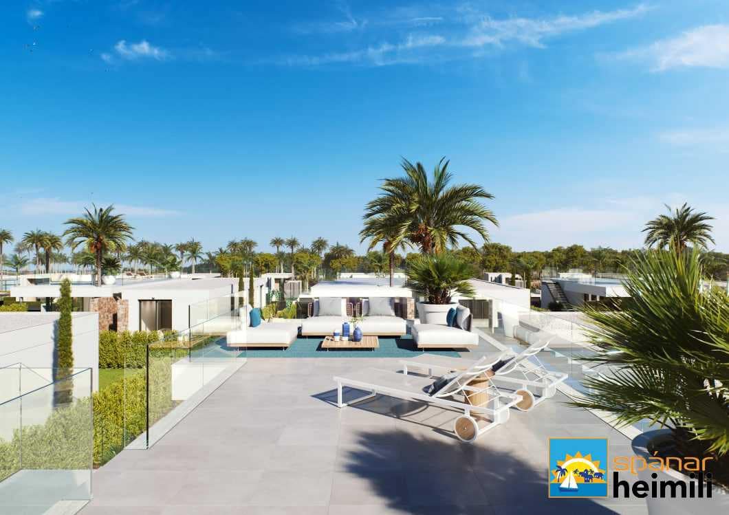 3 bedroom Villa for sale in Los Alcazares with pool - € 780,000 (Ref: 9404269)