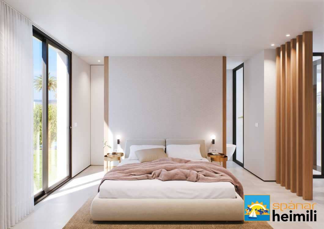 3 bedroom Villa for sale in Los Alcazares with pool - € 780,000 (Ref: 9404269)