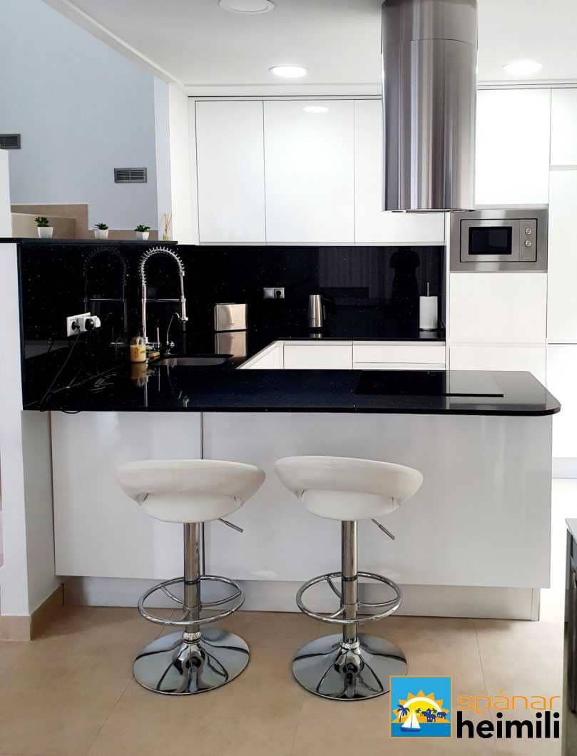 3 slaapkamer Villa te koop in Benijofar met zwembad - € 328.000 (Ref: 9404274)