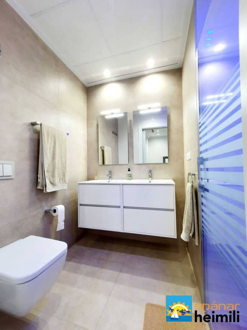 3 slaapkamer Villa te koop in Benijofar met zwembad - € 328.000 (Ref: 9404274)