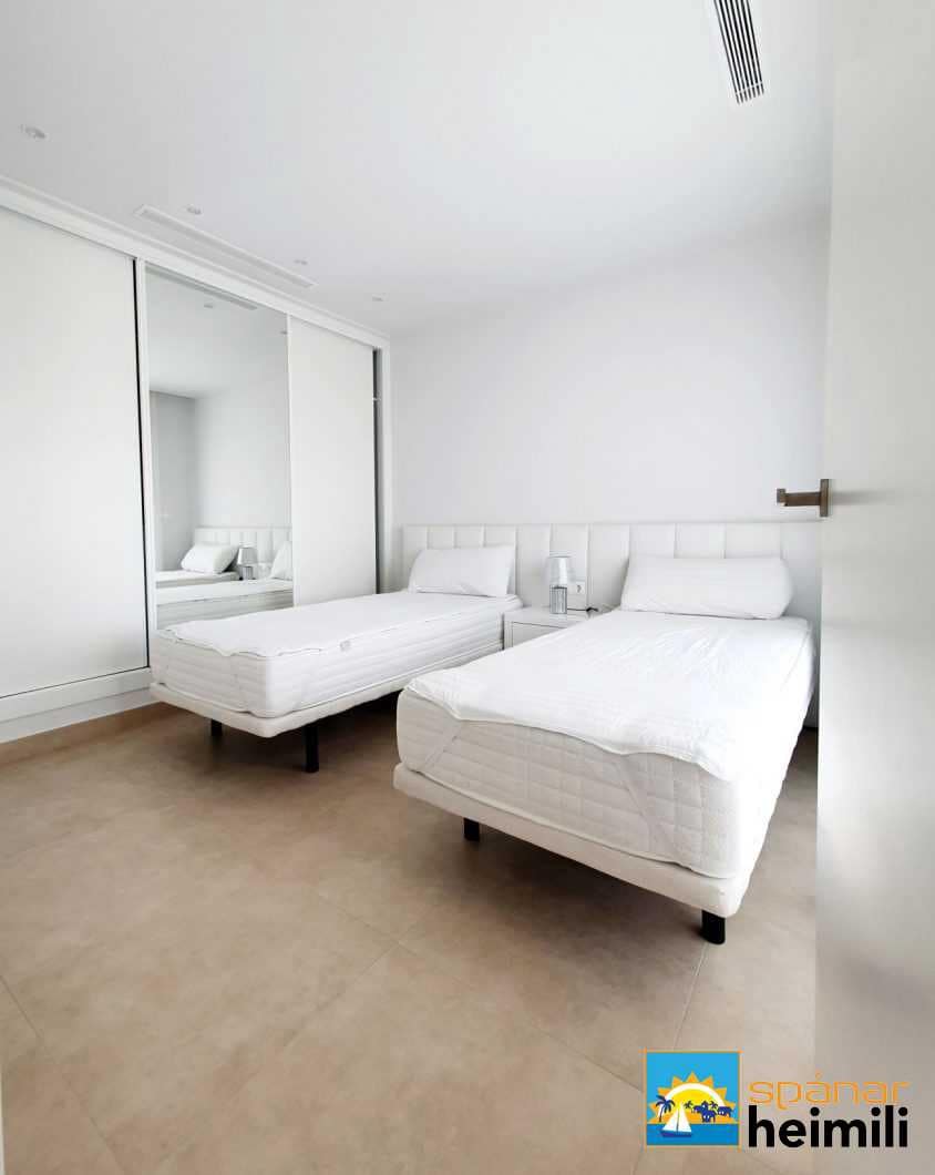 3 slaapkamer Villa te koop in Benijofar met zwembad - € 328.000 (Ref: 9404274)