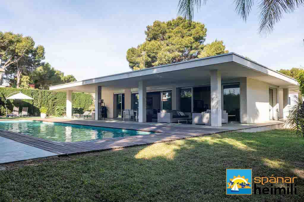 3 slaapkamer Villa te koop in Los Balcones met zwembad - € 805.000 (Ref: 9404275)