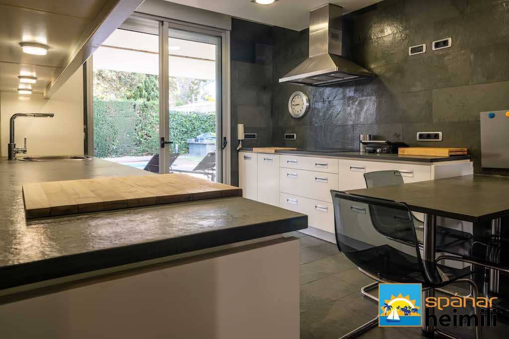 3 slaapkamer Villa te koop in Los Balcones met zwembad - € 805.000 (Ref: 9404275)